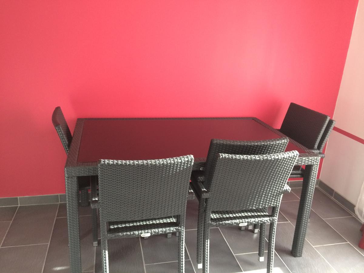 Bnb Parisod Aigle Exterior photo