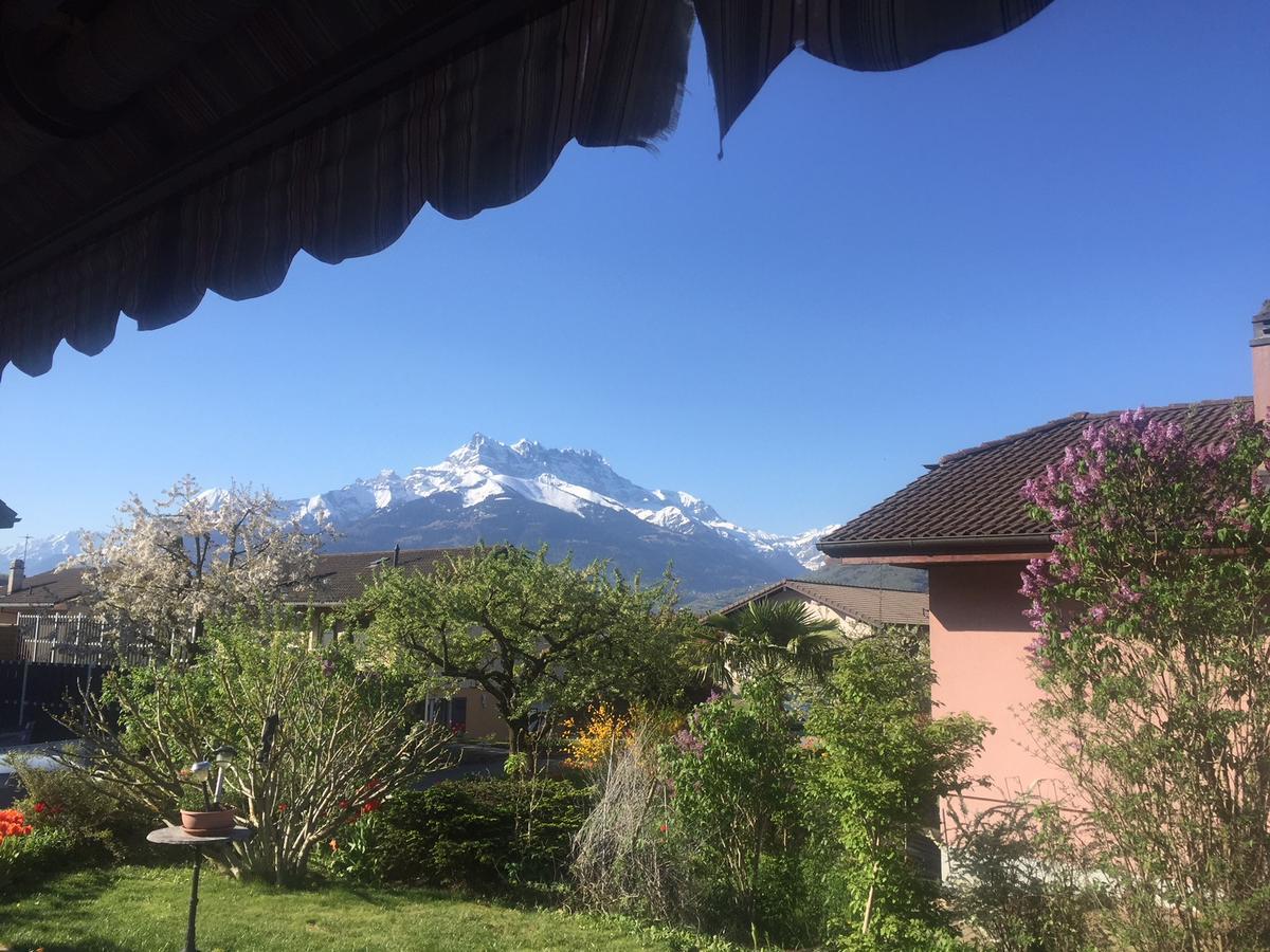Bnb Parisod Aigle Exterior photo